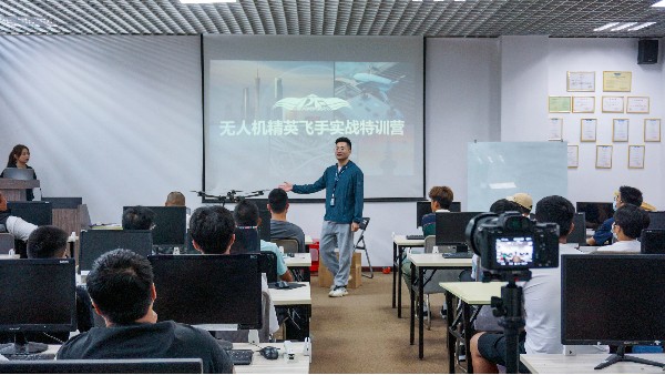 高考结束，为什么无人机执照是你暑假的最优选择？